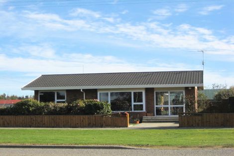 Photo of property in 2 Great North Road, Winton, 9720