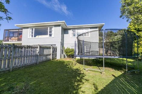 Photo of property in 76 Raroa Terrace, Tawa, Wellington, 5028