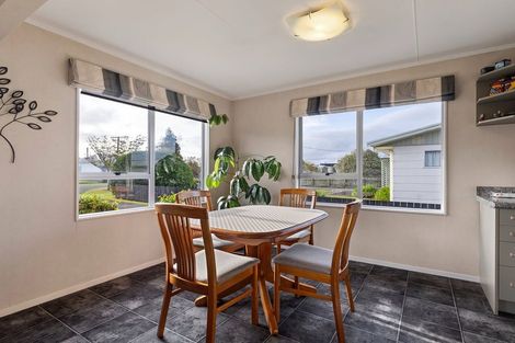 Photo of property in 10 Avon Street, Rongotea, 4476