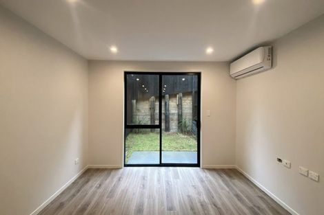 Photo of property in 5/37 Camelot Place, Glenfield, Auckland, 0629