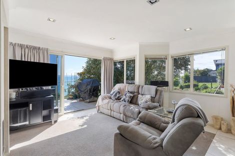 Photo of property in 1442 Whangaparaoa Road, Army Bay, Whangaparaoa, 0930
