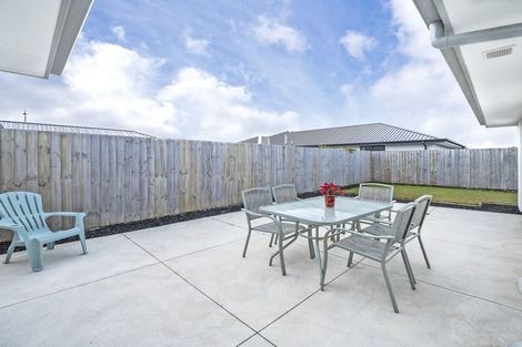 Photo of property in 17 Lewis Crescent, Rolleston, 7614