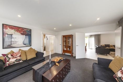 Photo of property in 5 Freedom Drive, Kelvin Grove, Palmerston North, 4414