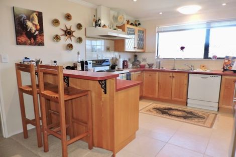 Photo of property in 12 Ordley Grove, Tawa, Wellington, 5028