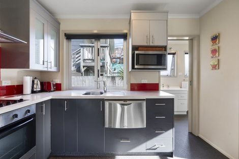 Photo of property in 68 Sixth Avenue, Urenui, 4377