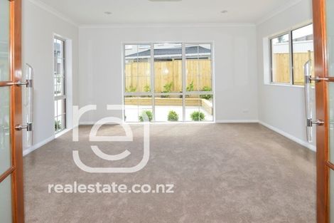Photo of property in 68 Huntington Park Drive, Greenhithe, Auckland, 0632