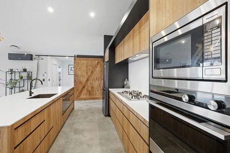 Photo of property in 8a Aderman Place, Hurworth, New Plymouth, 4310