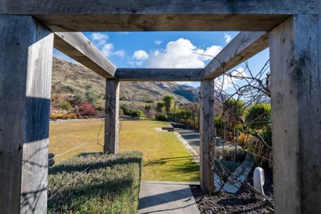 Photo of property in 5 Hollyhock Lane, Wanaka, 9305