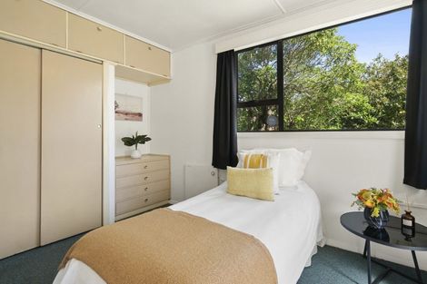 Photo of property in 32 Mexted Terrace, Tawa, Wellington, 5028