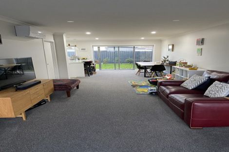 Photo of property in 4 Tieke Lane, Kenepuru, Porirua, 5022