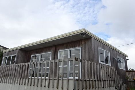 Photo of property in 83 Tiri Road, Tindalls Beach, Whangaparaoa, 0930