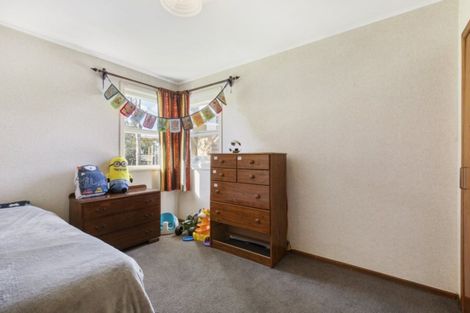 Photo of property in 39 Paragon Avenue, Beach Haven, Auckland, 0626