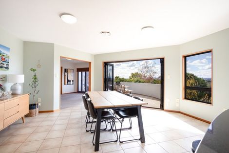 Photo of property in 33 Ruapehu Drive, Fitzherbert, Palmerston North, 4410