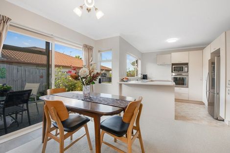 Photo of property in 25 Chesterfield Way, Orewa, 0931