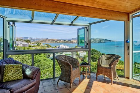 Photo of property in 1 Roys Road, Plimmerton, Porirua, 5026