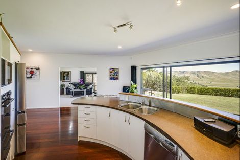 Photo of property in 35 Raratu Road, Kahuranaki, Havelock North, 4295