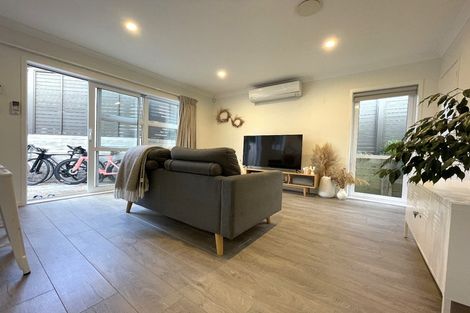 Photo of property in 11 Quibray Place, Botany Downs, Auckland, 2010