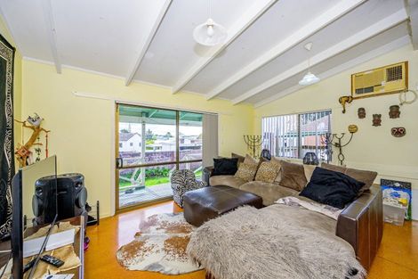 Photo of property in 4104 Great North Road, Glen Eden, Auckland, 0602