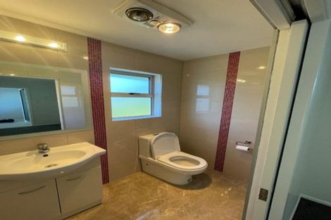 Photo of property in 8 Wyman Place, Pakuranga Heights, Auckland, 2010