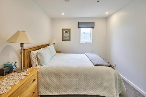 Photo of property in 5/318 Oriental Parade, Oriental Bay, Wellington, 6011