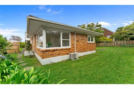 Photo of property in 2/53 Richards Avenue, Forrest Hill, Auckland, 0620
