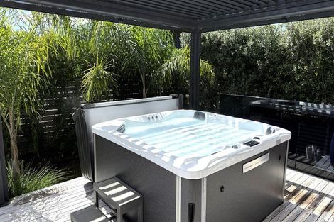 Photo of property in 106 Nikau Close, Matarangi, Whitianga, 3592