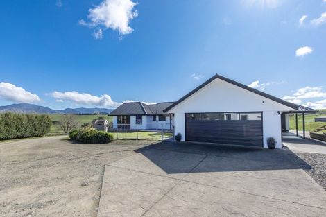 Photo of property in 14 Centre Road, Matamau, Dannevirke, 4977