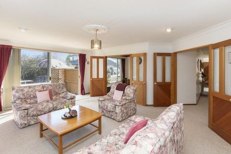 Photo of property in 18 Huntingdon Place, Avonhead, Christchurch, 8042