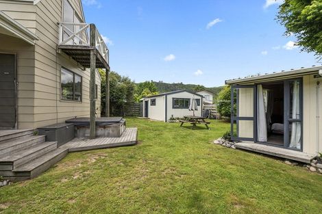 Photo of property in 19 Irwin Place, Kinloch, Taupo, 3377