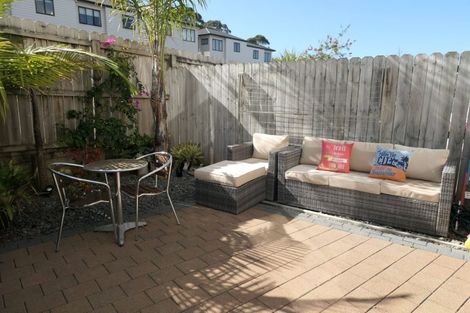 Photo of property in 49/22 Northcross Drive, Oteha, Auckland, 0632