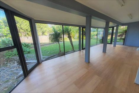 Photo of property in 9 Parkvale Grove, Te Atatu Peninsula, Auckland, 0610