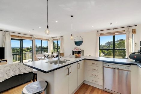 Photo of property in 14 Downes Street, Titahi Bay, Porirua, 5022