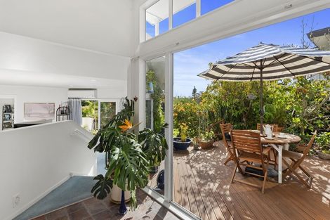 Photo of property in 2/3 Tiri View Place, Waiake, Auckland, 0630