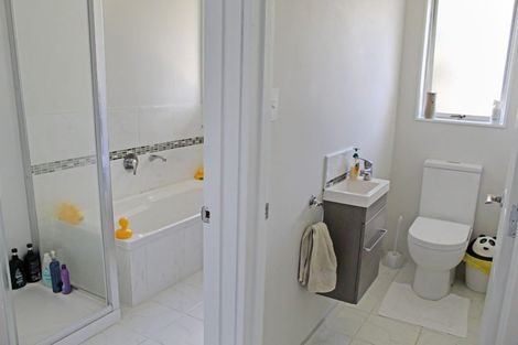 Photo of property in 7 Denver Place, Milson, Palmerston North, 4414