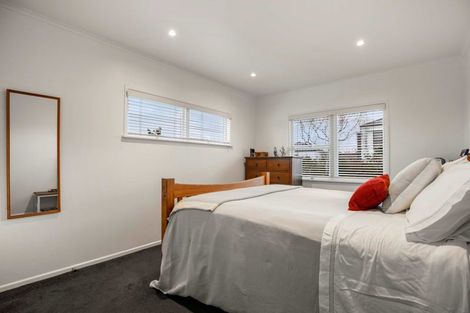 Photo of property in 84 Marine Parade, Mellons Bay, Auckland, 2014