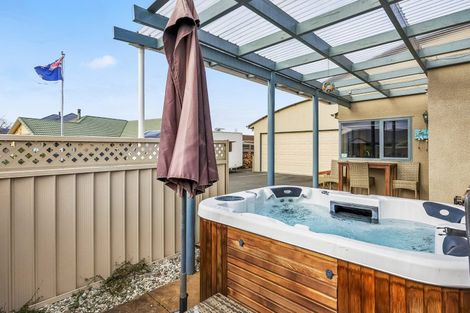 Photo of property in 18 Rowan Place, Mosgiel, 9024