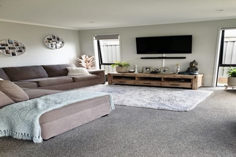 Photo of property in 16 Bridle Way, Omokoroa, 3114