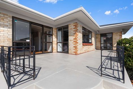 Photo of property in 10 Coronation Avenue, Pukekohe, 2120