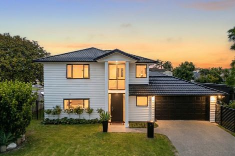 Photo of property in 2 Tollana Road, Te Atatu Peninsula, Auckland, 0610