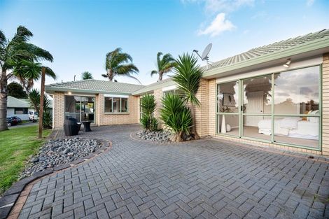 Photo of property in 6 Xena Way, Henderson, Auckland, 0612