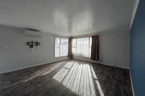 Photo of property in 64 Wynyard Crescent, Tamatea, Napier, 4112