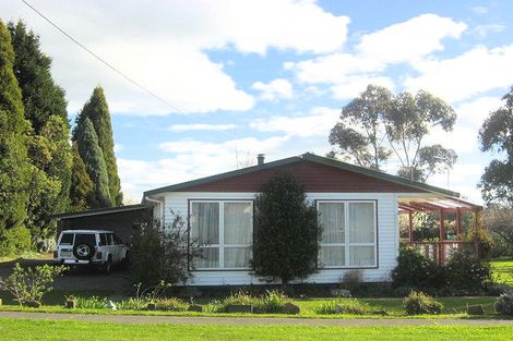 Photo of property in 100 Alexandra Street, Marton, 4710