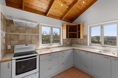 Photo of property in 1175 South Head Road, South Head, Helensville, 0874