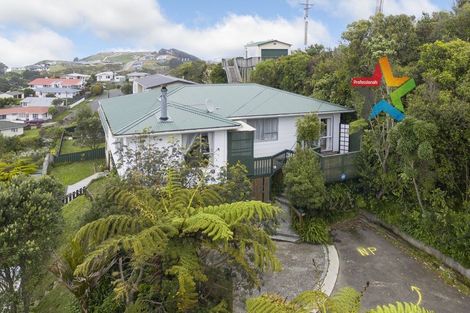 Photo of property in 18 Salford Street, Newlands, Wellington, 6037