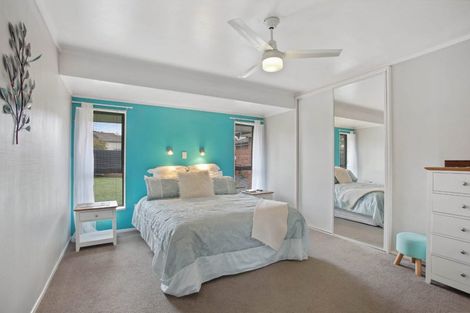 Photo of property in 18 Deanna Drive, West Harbour, Auckland, 0618