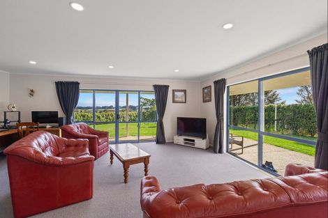 Photo of property in 2 Wallace Loop Road, Koputaroa, Levin, 5571