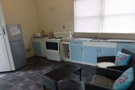 Photo of property in 79a Pleasant Road, Glen Eden, Auckland, 0602