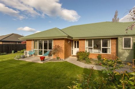 Photo of property in 52 Englefield Road, Northwood, Christchurch, 8051