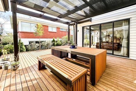 Photo of property in 25a Rothesay Bay Road, Rothesay Bay, Auckland, 0630