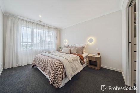 Photo of property in 19 Turville Crescent, Newlands, Wellington, 6037